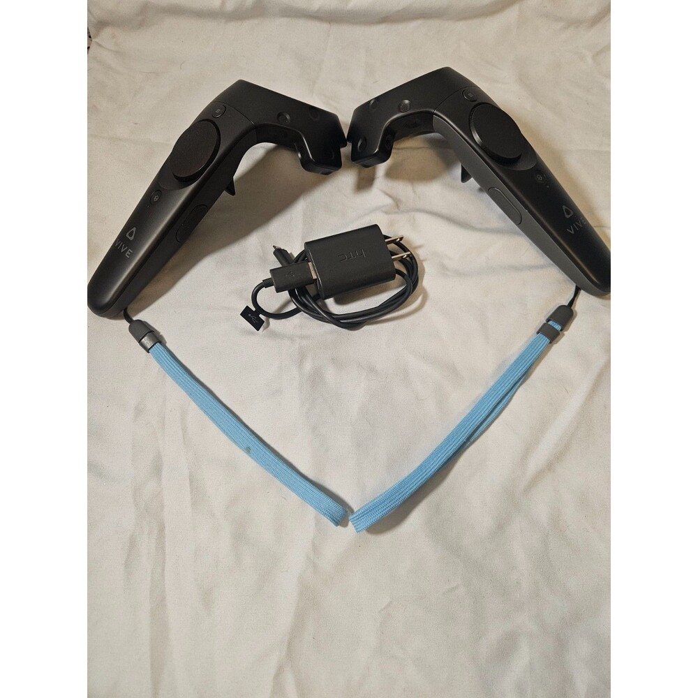 HTC Vive 2PR7100 VR Wand Controllers Pair (Black) 1.0 + Charger (TESTED/WORKING)